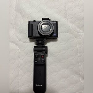 Sony Black Digital Camera with Grip